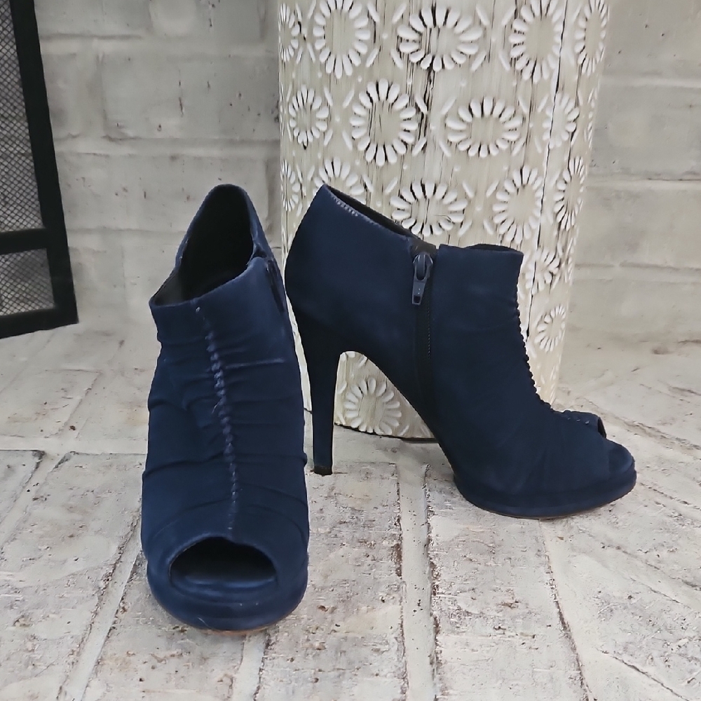 Nine West Midnight Blue Suede Peep-Toe Heels